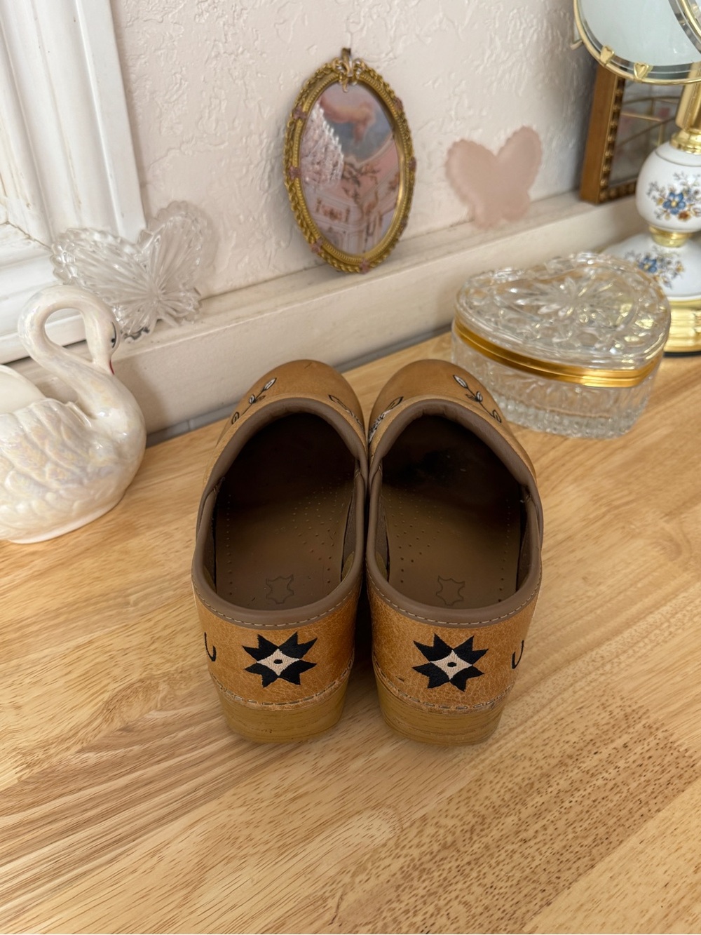 Dansko Floral Embroidered Brown Leather Clogs Size EU39-US8.5-9 Cottagecore Y2K - Picture 9 of 16